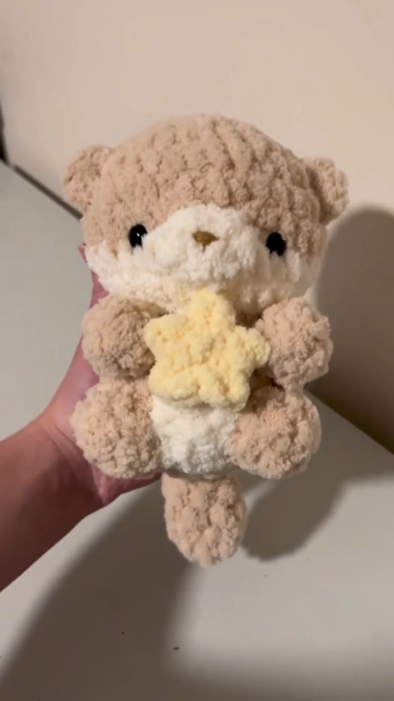 The Little Sea Otter: A Free Amigurumi Pattern
